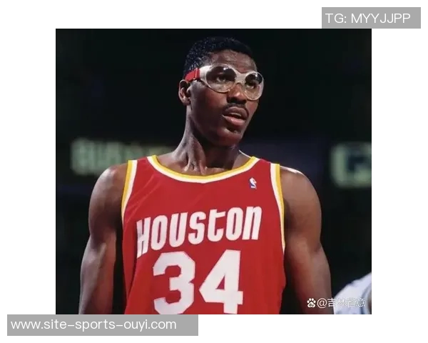 NBA篮球明星中锋盘点：历史与现役球员的精彩表现与成就分析